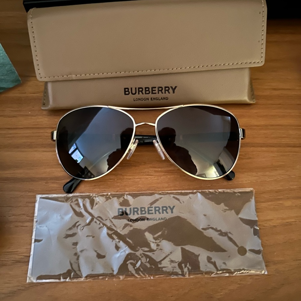 Burberry Black Aviator Sunglasses BE380